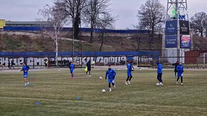 Левски и Струмска слава загряват преди контролата на "Герена"