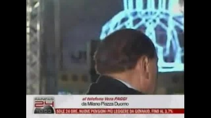 Разбиха лицето на Силвио Берлускони 