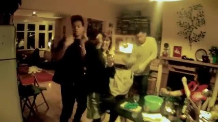 Rizzle Kicks - Mama Do The Hump