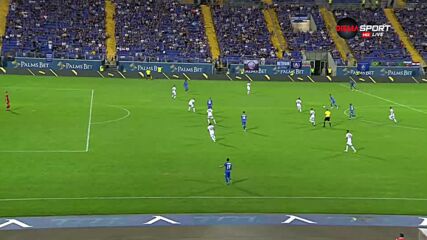 Дубъл на Бари и 3:0 за Левски