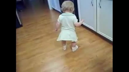 Сладко бебе танцува Hip - Hop
