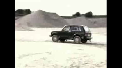 Lada Niva Jumping 