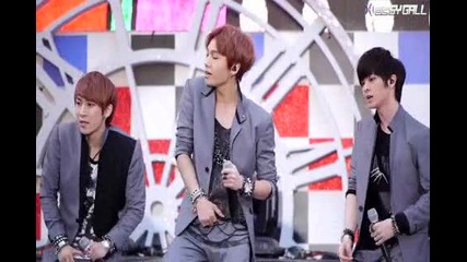 121013 F1 - Btob Wow [dc Sy Gall]