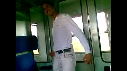 Kuchek v vlaka.. do moreto