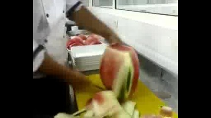 Така се реже диня