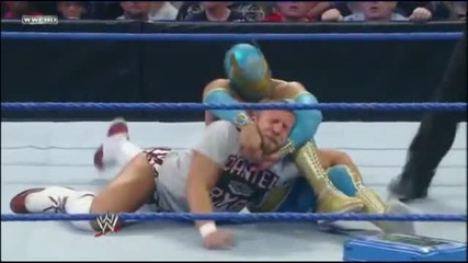 Sin Cara hits the Lebell Lock