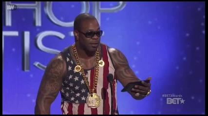Nicki Minaj печели награда за Best Female Hiphop Artist | B E T Awards 2012