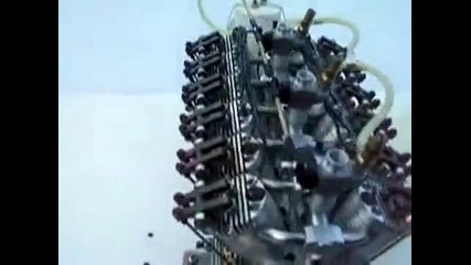 Най - малкият v12 двигател в света 