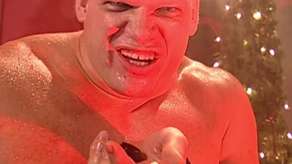 Kane sings a holiday classic in creepy fashion: SmackDown, Dec. 8, 2006