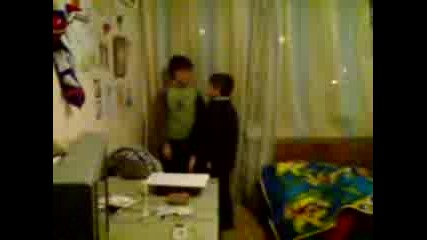 Idioti s telefoni