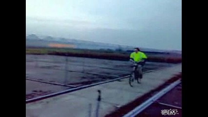 Е Това Е Бетон Спирачка - Много Смях