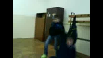 Bobi i Tedi igraqt kaza4okk :d 