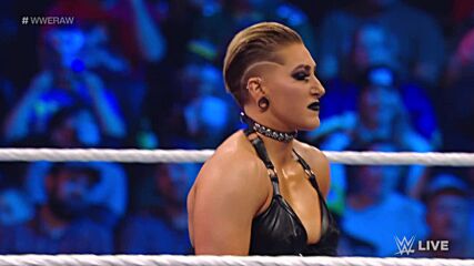 Rhea Ripley vs. Queen Zelina: Raw, Dec. 20, 2021