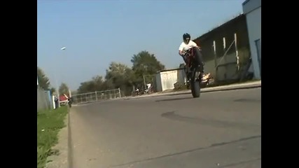 Amazing Moto Stunts !