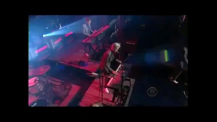 Mark Ronson and The Business Intl. ft. Q-tip and Mndr - Bang Bang Bang - David Letterman