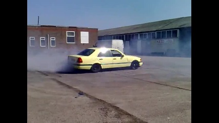 Mercedes drifting W202