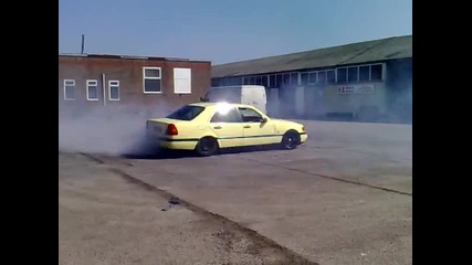 Mercedes drifting W202 