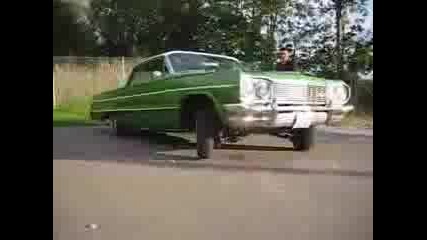 Impala 64 Lowrider Hopping