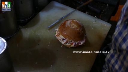Бърза Храна на улицата .. Making Of Veg Cheese Burger - Mumbai Street Food