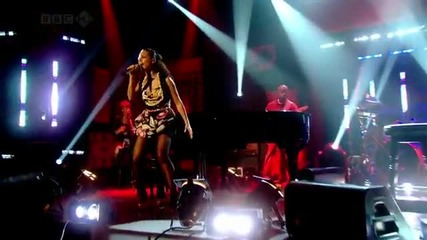 Alicia Keys - Try sleeping with a broken heart live on Friday Night with Jonathan Ross 01 22 10 Hd 