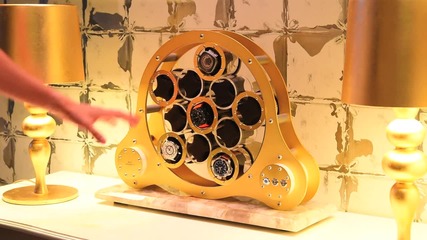 Една от най- уникалните кутии за часовници от 24-ри каратовото злато: Lumisidus 11