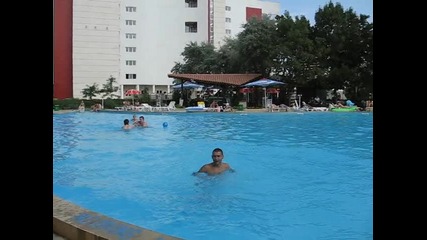 Тони акробата