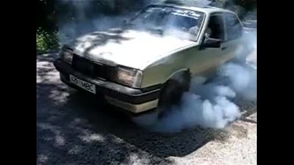 Opel Ascona бурноут 