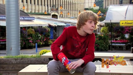 Kids-hand-gets-stuck-in-a-can-of
