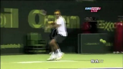 Показен тенис - удар между краката 