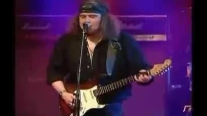 Julian Sas - A Light In The Dark
