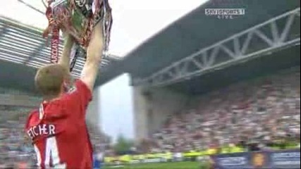 manchester_united_trophy_present