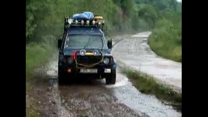 mitsubishi pajero red bull offroad extreme