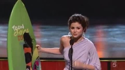 Selena Gomez Wins 2009 Choice Red Carpet Icon,  Summer Tv Show and Tv Star Female