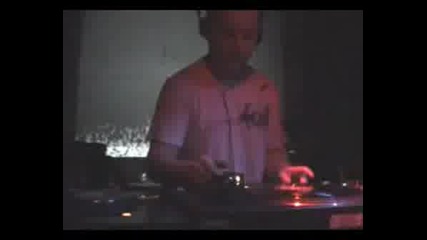 Illegal Kru Presents Masheen K4