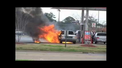 Gas Pump Explosion Caused by Static Electricity 