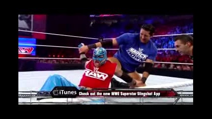 Mysterio побеждава Wade a Грамадата отива в Raw