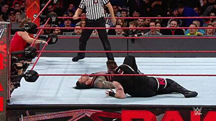 Roman Reigns vs. Kevin Owens - United States Title Match: Raw, Dec. 26, 2016 (Full Match)