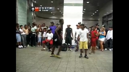 New York Subway Break Dance (better quality)