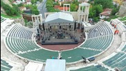 Концерт на 2Cellos заснет от въздуха с дрон, Античния театър в град Пловдив