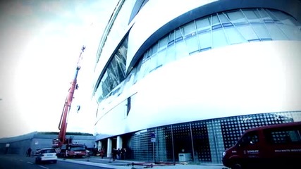 Mercedes Sls Amg Flies onto the Mercedes - Benz Museum 