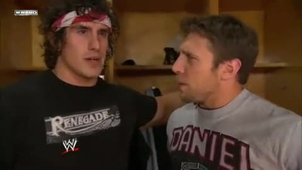 Wwe Nxt Дерик Бейтман предлага да бъде знаменосеца на Даниел Браян