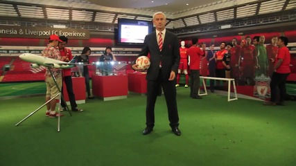 Ian Rush does the Lfc Harlem Shake
