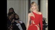 "Версаче" откри Седмицата на модата в Париж с дръзка колекция