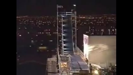 Изумителен Скок с Мотор от Сграда на Сграда 