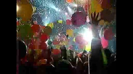 Umphreys Nye 2007 Balloon Drop.