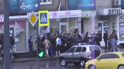 Жесток бой между фенове в Украйна