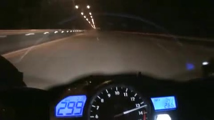 Нощно ниско летене с Yamaha R1 - 300km/h 