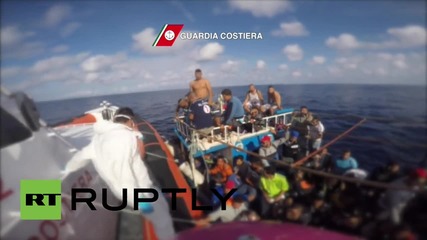 Италия: Брегова полиция пресрещна 60 бежанци и емигранти в Средиземно море