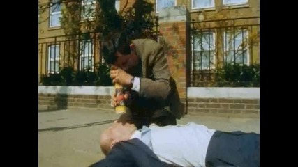 Как се спасява пострадал ? Mr. Bean Атакува