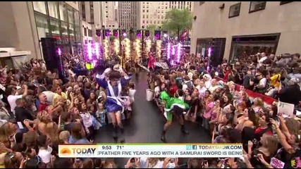 Ke$ha - Your Love is My Drug (live on Today Show) 